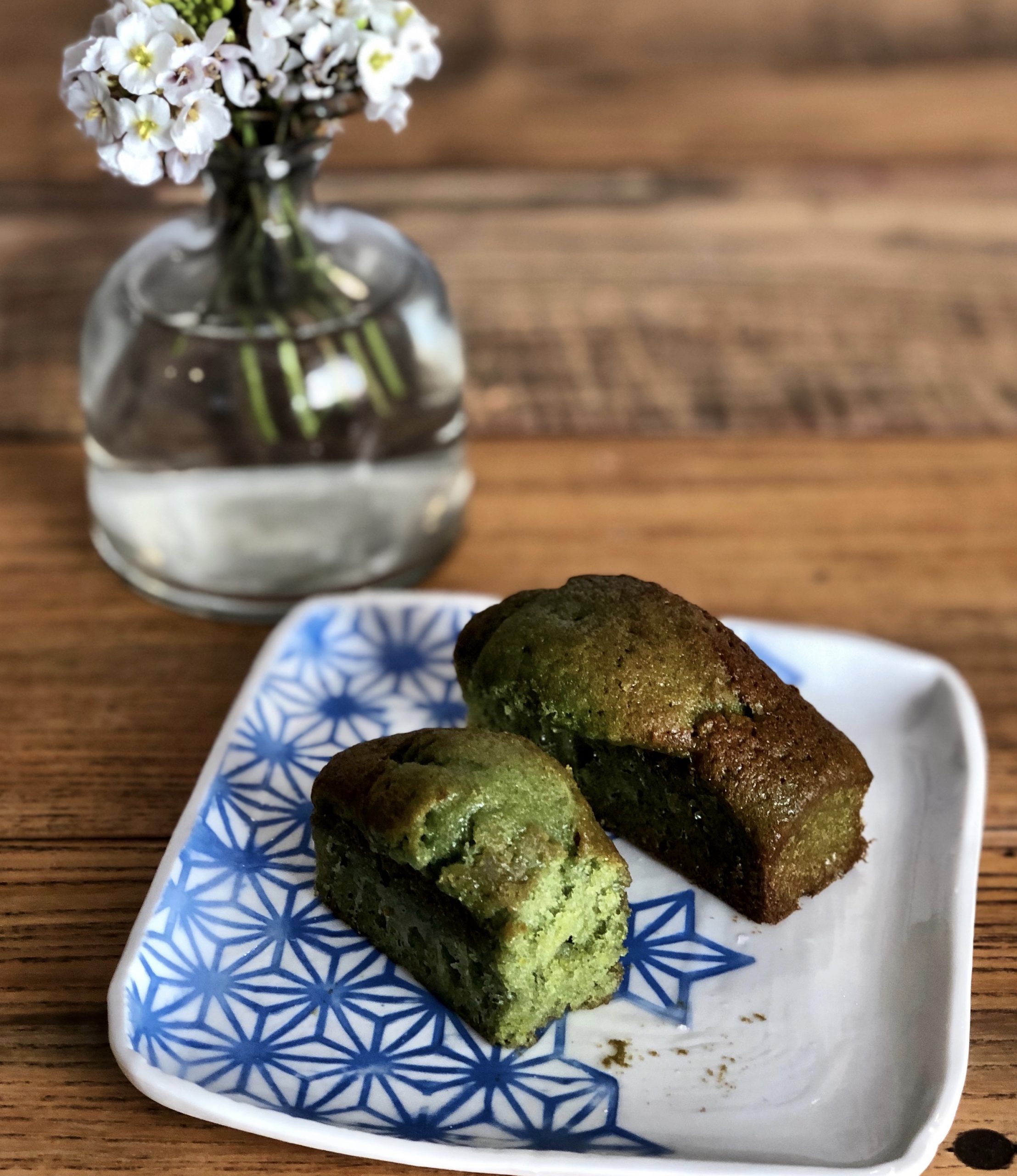 Petits Cake pistache servit au petit déjeuner